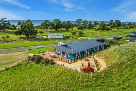 Photo of property in 13 Otaraia Road, Riversdale Beach, Masterton, 5872