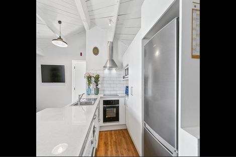 Photo of property in Metro Apartments, 18/220 Thorndon Quay, Pipitea, Wellington, 6011