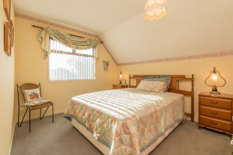 Photo of property in 2 Kent Lodge Avenue, Avonhead, Christchurch, 8042