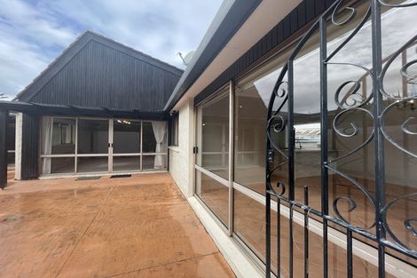 Photo of property in 42 Merriefield Avenue, Forrest Hill, Auckland, 0620