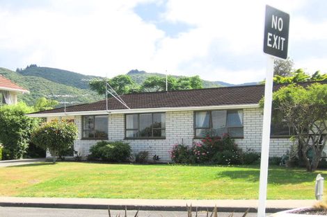 Photo of property in 2/1 Shanly Street, Brown Owl, Upper Hutt, 5018
