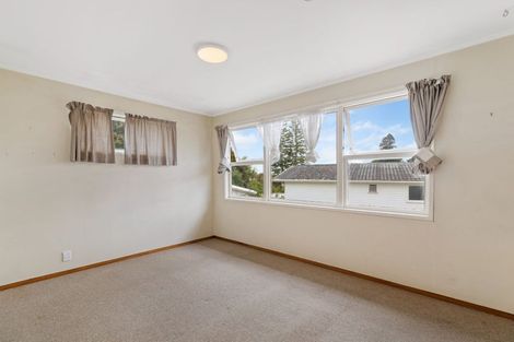 Photo of property in 5 Sunvue Road, Glen Eden, Auckland, 0602
