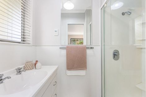 Photo of property in 5 Romesdale Road, Papakowhai, Porirua, 5024