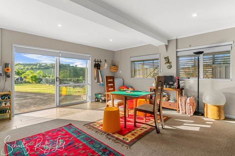 Photo of property in 23 Oxford Street, Whakapirau, 0583