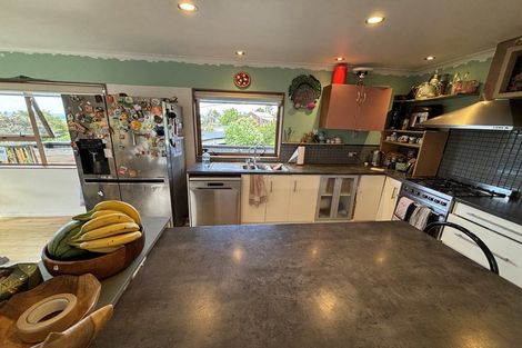 Photo of property in 63 Elliston Crescent, Stanmore Bay, Whangaparaoa, 0932