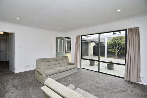 Photo of property in 10a Ronald George Place, Parklands, Christchurch, 8083