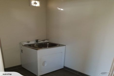 Photo of property in 8 Hinekohu Street, New Lynn, Auckland, 0600