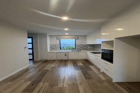 Photo of property in 3/86 Fred Taylor Drive, Westgate, Auckland, 0814