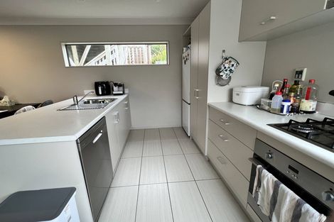 Photo of property in 61 Glanmire Road, Newlands, Wellington, 6037