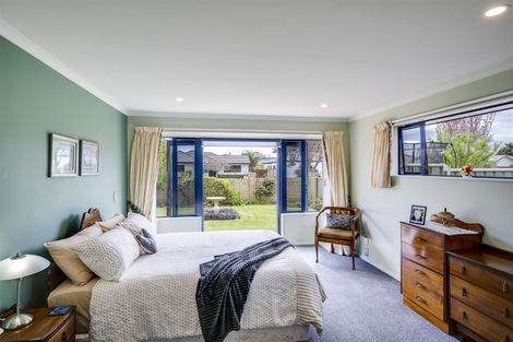 Photo of property in 2 Chelsea Drive, Taradale, Napier, 4112