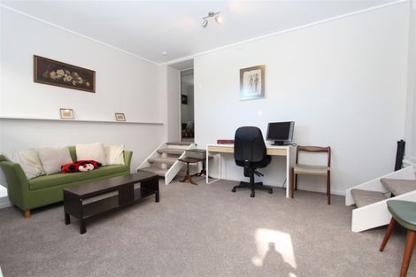 Photo of property in 52 Newlands Road, Newlands, Wellington, 6037