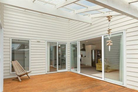 Photo of property in 9 Russell Street, Westport, 7825