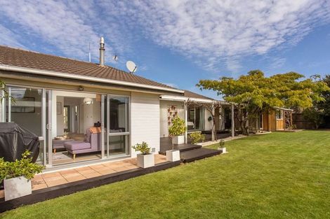 Photo of property in 9b Lydbury Place, Parklands, Christchurch, 8083