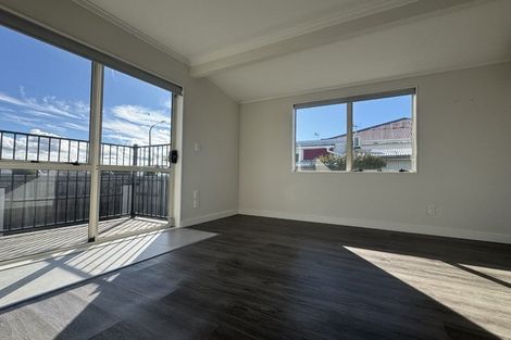 Photo of property in 1/548 Hastings Street, Napier South, Napier, 4110
