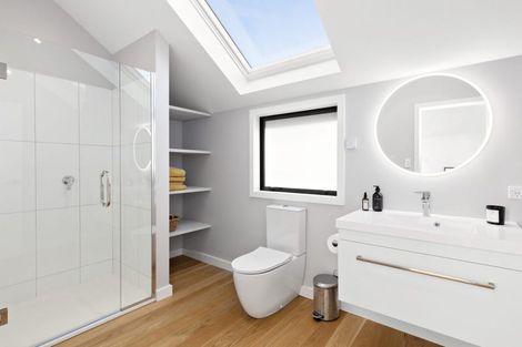 Photo of property in 17 West Road, Northland, Wellington, 6012