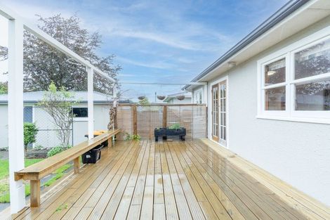 Photo of property in 27 Pembroke Street, Highbury, Palmerston North, 4412