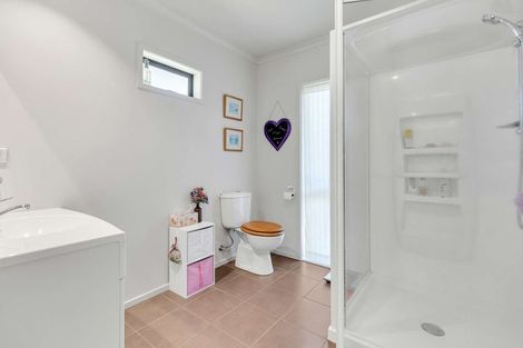 Photo of property in 8a Norfolk Drive, Cambridge, 3434