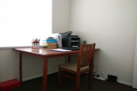 Photo of property in 5 Lisa Rise, Half Moon Bay, Auckland, 2012