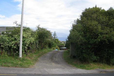 Photo of property in 2/5 Waiake Street, Torbay, Auckland, 0630