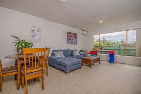 Photo of property in 58 Strid Road, Te Atatu South, Auckland, 0610
