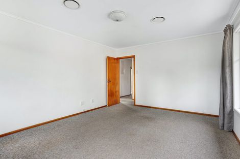 Photo of property in 73 Roberts Road, Te Atatu South, Auckland, 0610