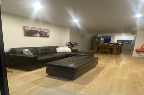 Photo of property in 7 Korama Lane, New Lynn, Auckland, 0600