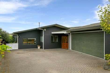 Photo of property in 73 Harvey Street, Waipahihi, Taupo, 3330