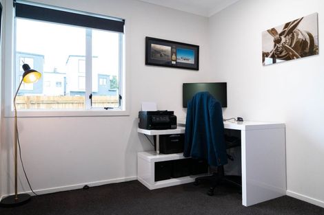 Photo of property in 18 Crosby Road, West Harbour, Auckland, 0618