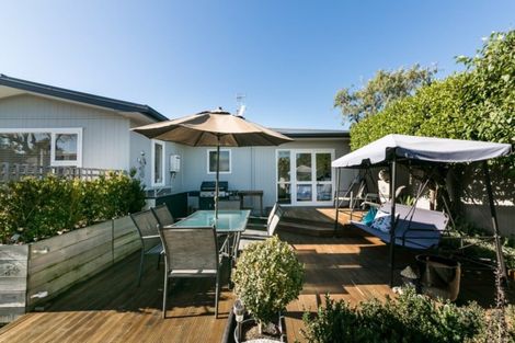 Photo of property in 11 Lipscombe Crescent, Havelock North, 4130