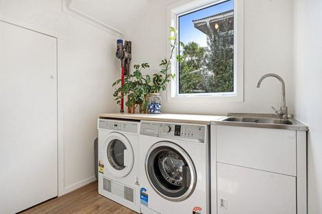 Photo of property in 8 James Mcleod Road, Shelly Beach, Helensville, 0874