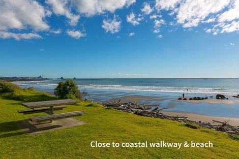 Photo of property in 5 Augusta Grove, Waiwhakaiho, New Plymouth, 4312