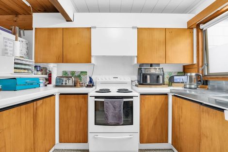 Photo of property in 100b Grand Vue Road, Kawaha Point, Rotorua, 3010