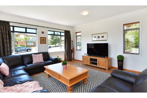 Photo of property in 10 Seamount Drive, Red Beach, 0932