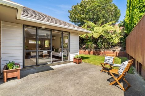 Photo of property in 6 Mcewen Crescent, Riverstone Terraces, Upper Hutt, 5018