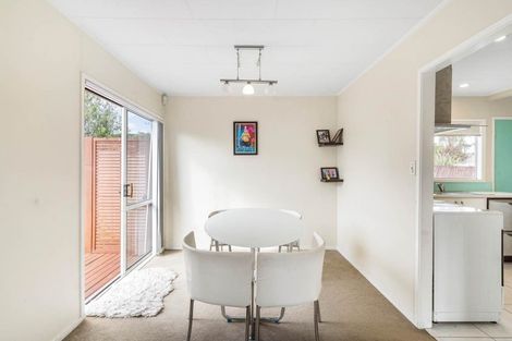 Photo of property in 41 Meadowood Drive, Unsworth Heights, Auckland, 0632