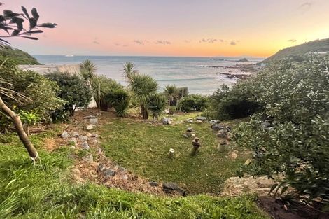 Photo of property in 235 Houghton Bay Road, Houghton Bay, Wellington, 6023