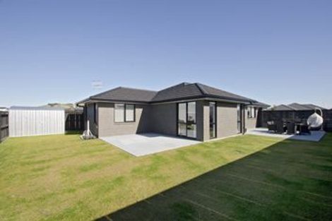 Photo of property in 39 Rainey Crescent, Papamoa Beach, Papamoa, 3118