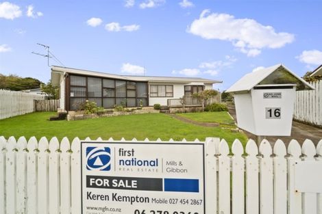 Photo of property in 16 Manuka Place, Hawera, 4610