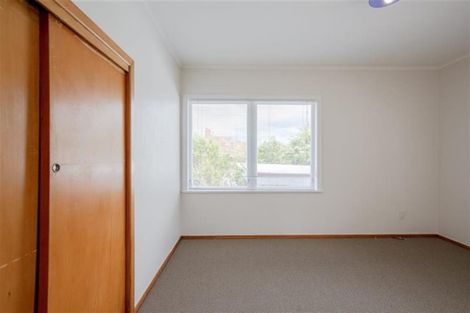 Photo of property in 28 Larnoch Road, Henderson, Auckland, 0610