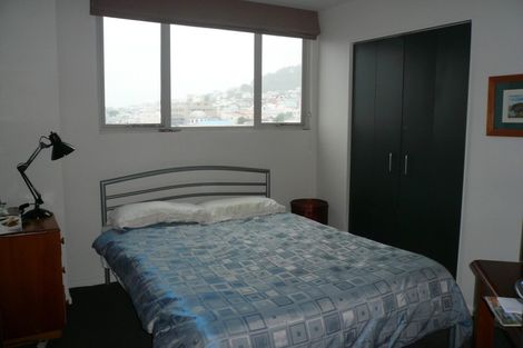 Photo of property in Grandstand Apartments, 80u8 Kent Terrace, Mount Victoria, Wellington, 6011