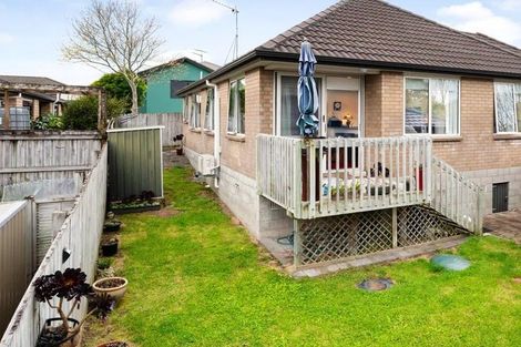 Photo of property in 11 Logan Place, Waiuku, 2123