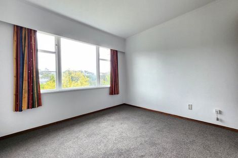 Photo of property in 8 Spenmoor Street, Newlands, Wellington, 6037