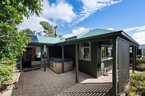 Photo of property in 5 Indira Place, Khandallah, Wellington, 6035