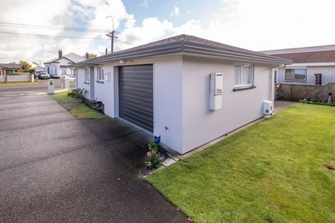 Photo of property in 20d Victoria Street, Hawera, 4610