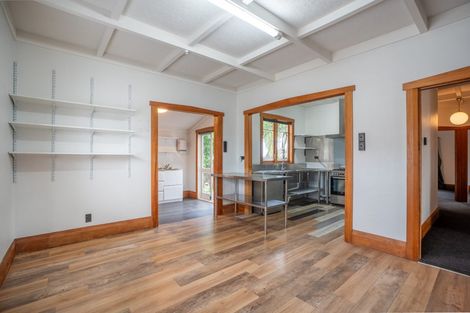 Photo of property in 180 Cambridge Road, Hillcrest, Hamilton, 3216
