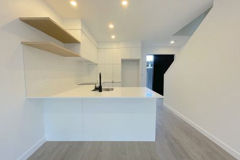 Photo of property in 6/598 Te Atatu Road, Te Atatu Peninsula, Auckland, 0610