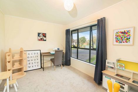 Photo of property in 8 Frank Bunce Grove, Flat Bush, Auckland, 2019