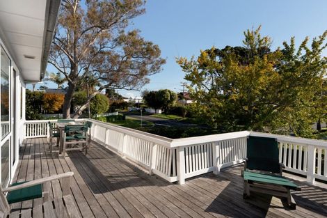 Photo of property in 43 Hinewa Road, Otumoetai, Tauranga, 3110