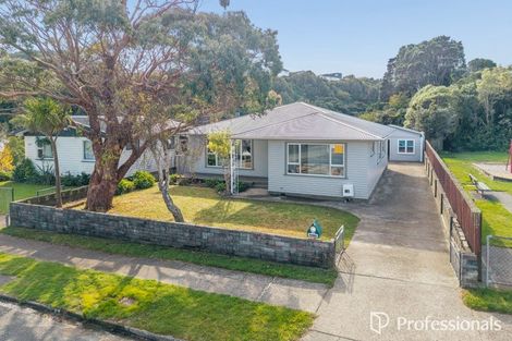 Photo of property in 19 Holly Grove, Maungaraki, Lower Hutt, 5010