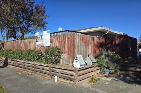 Photo of property in 37 Karnak Crescent, Russley, Christchurch, 8042